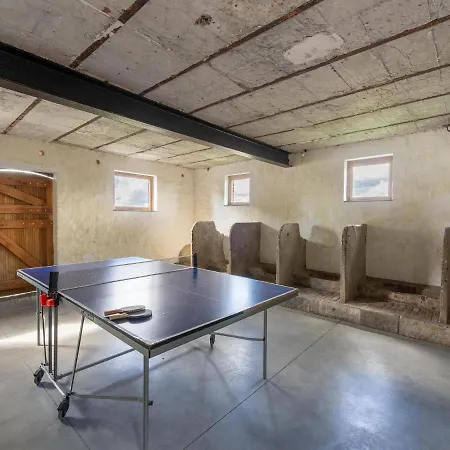Spacious With Pond Tatil Evi Beveren (West-Flanders)