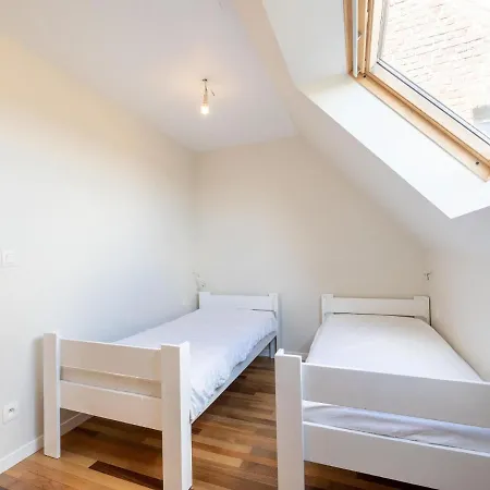 Spacious With Pond Tatil Evi