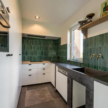 Spacious With Pond Tatil Evi