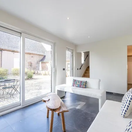Spacious With Pond Beveren (West-Flanders)