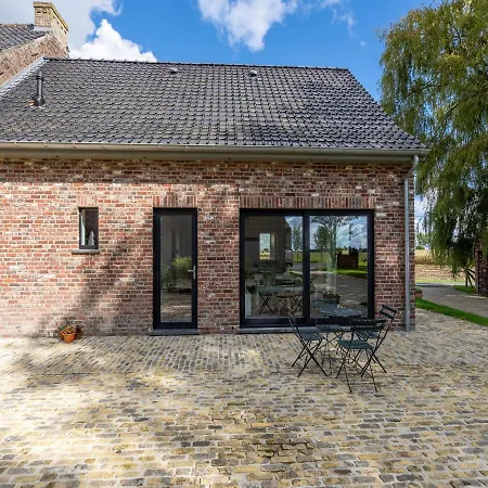 Spacious With Pond * Beveren (West-Flanders)